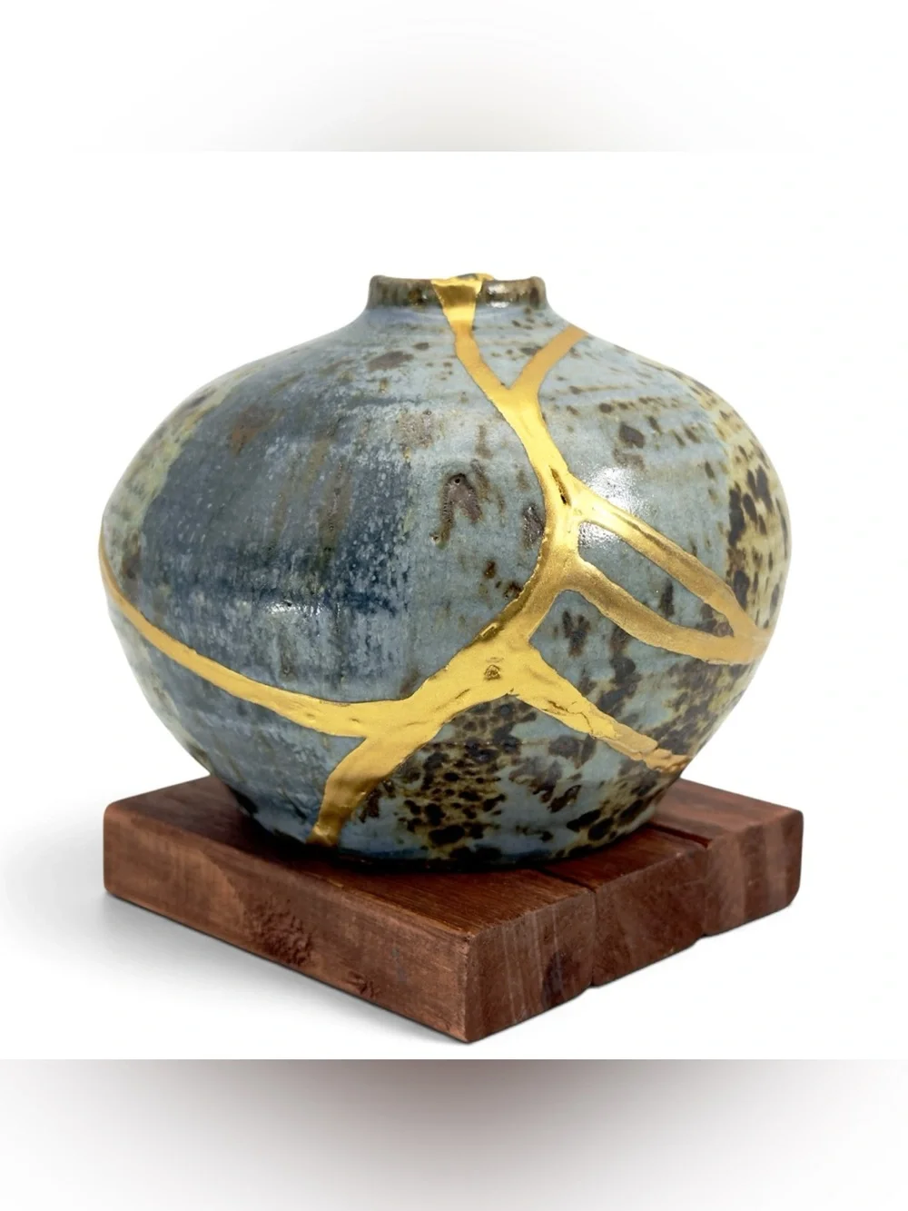 Kintsugi Vase Handmade Pottery Gold Crack Art Personal Growth Gift